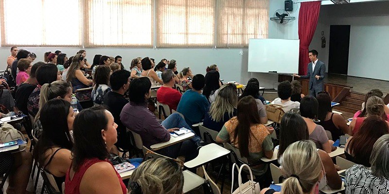 AMF realiza formação de professores em escola de Alegrete