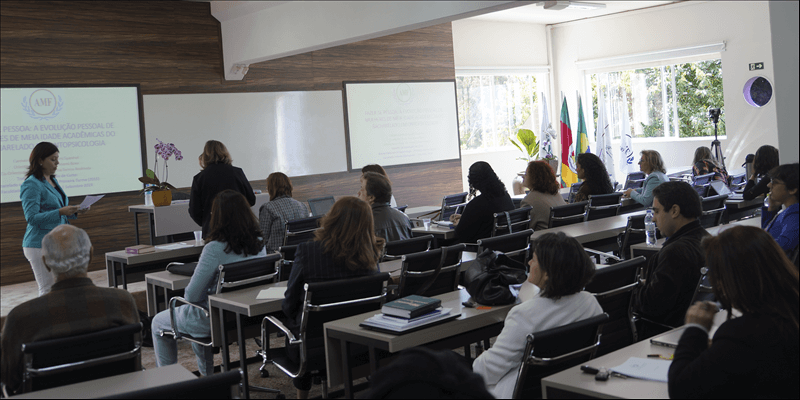 Alunos do Bacharelado em Ontopsicologia apresentam Trabalhos de Conclusão de Curso