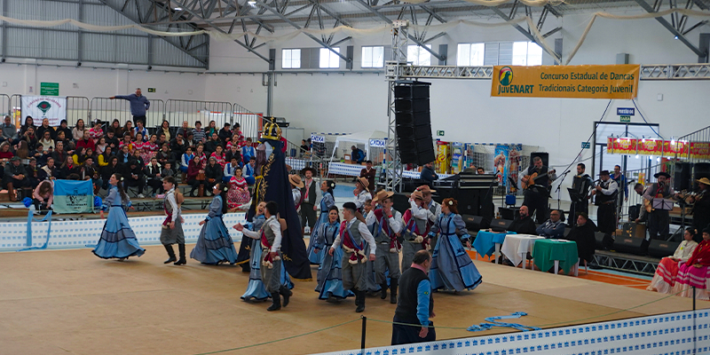O  Centro Esportivo Educacional Antonio Meneghetti sediou o 18° Concurso Estadual de Danças Tradicionais da Categoria Juvenil (JuvEnart)
