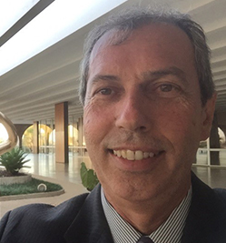 Mário Fernando Mello